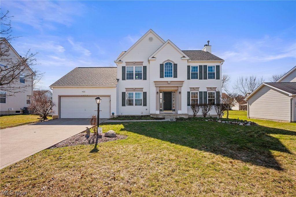 Photo of 1572 Augusta Avenue, Brunswick, OH 44212 (MLS # 5191177)