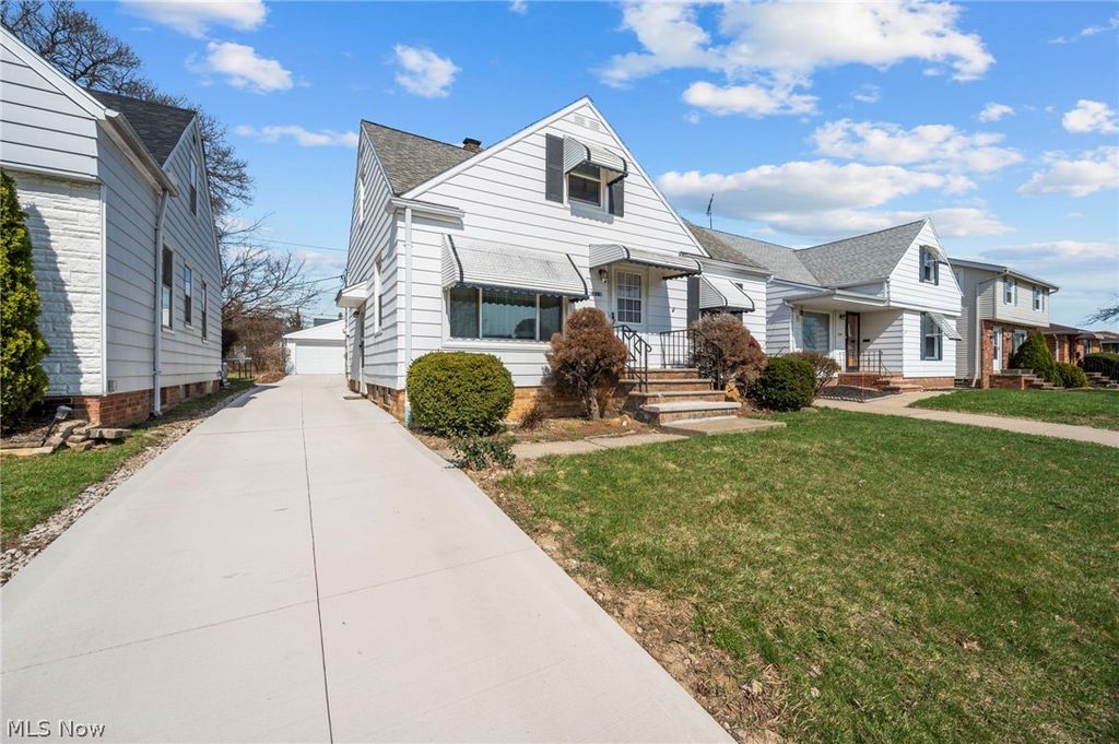 Photo of 13019 Darlington Avenue, Garfield Heights, OH 44125 (MLS # 5193633)