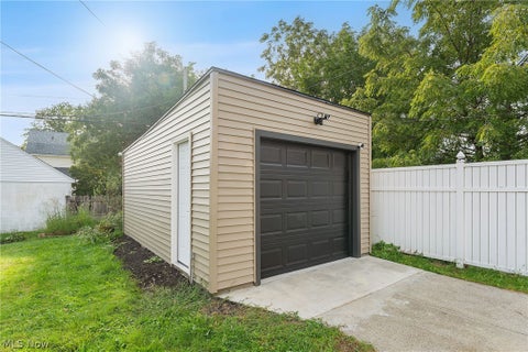 Tiny photo for 3569 W 136th Street, Cleveland, OH 44111 (MLS # 5240557)