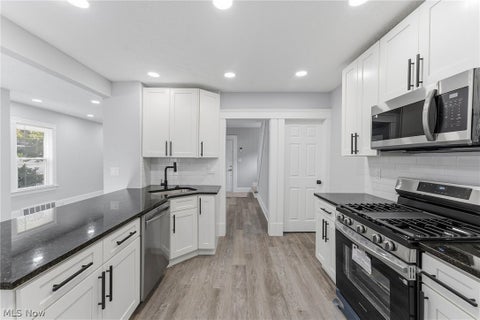 Tiny photo for 3569 W 136th Street, Cleveland, OH 44111 (MLS # 5240557)