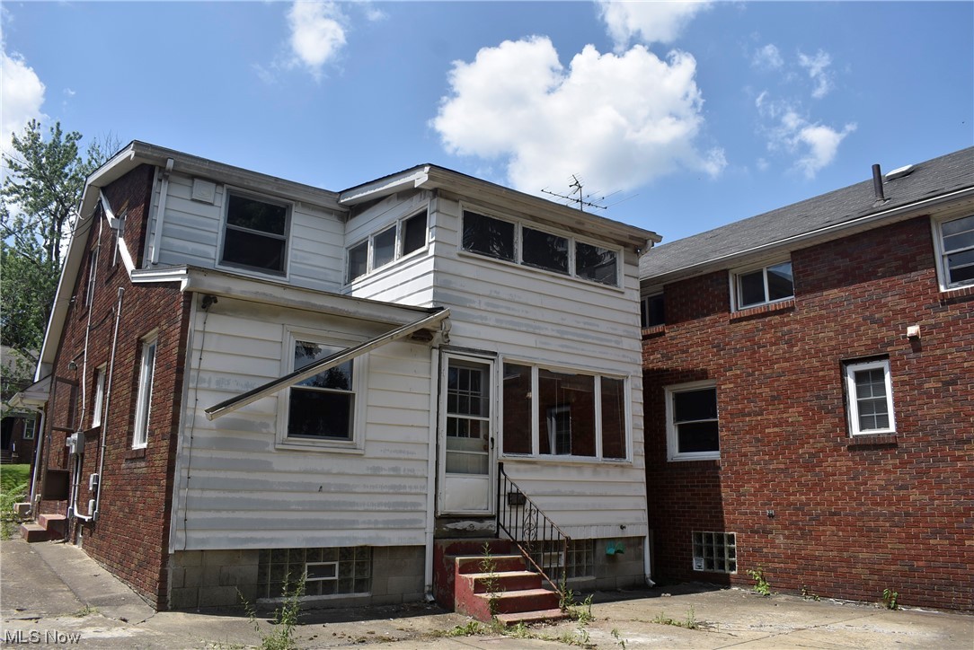 City/Youngstown - Residential Income