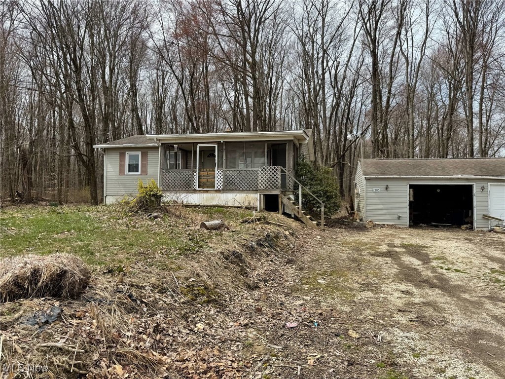7305 Stoddard Hayes Road, Farmdale, Ohio image 1