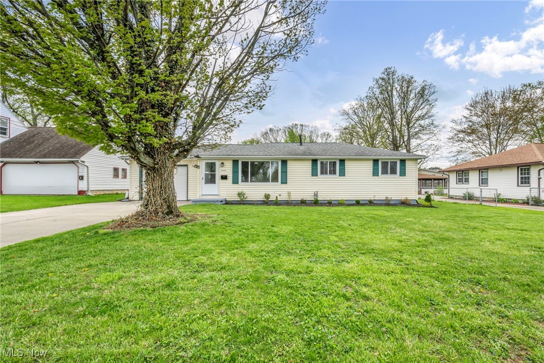 1243 Westwood Drive, Lorain, Ohio image 2