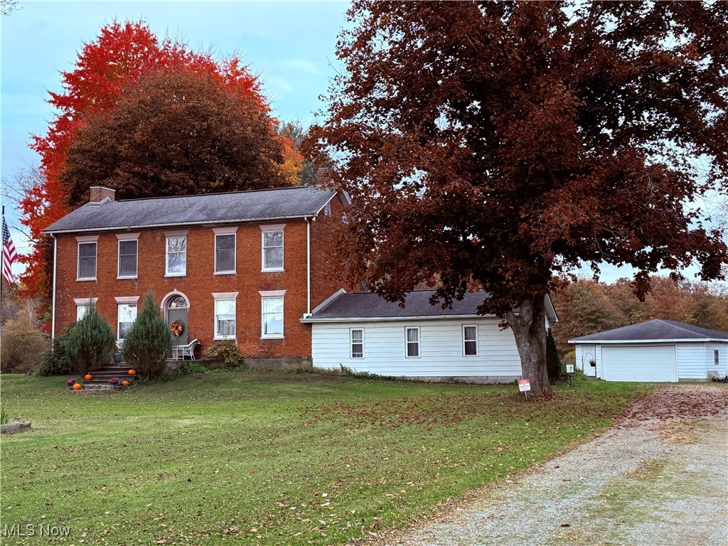 749 Benedict Leavitt Road, Leavittsburg, Ohio image 1