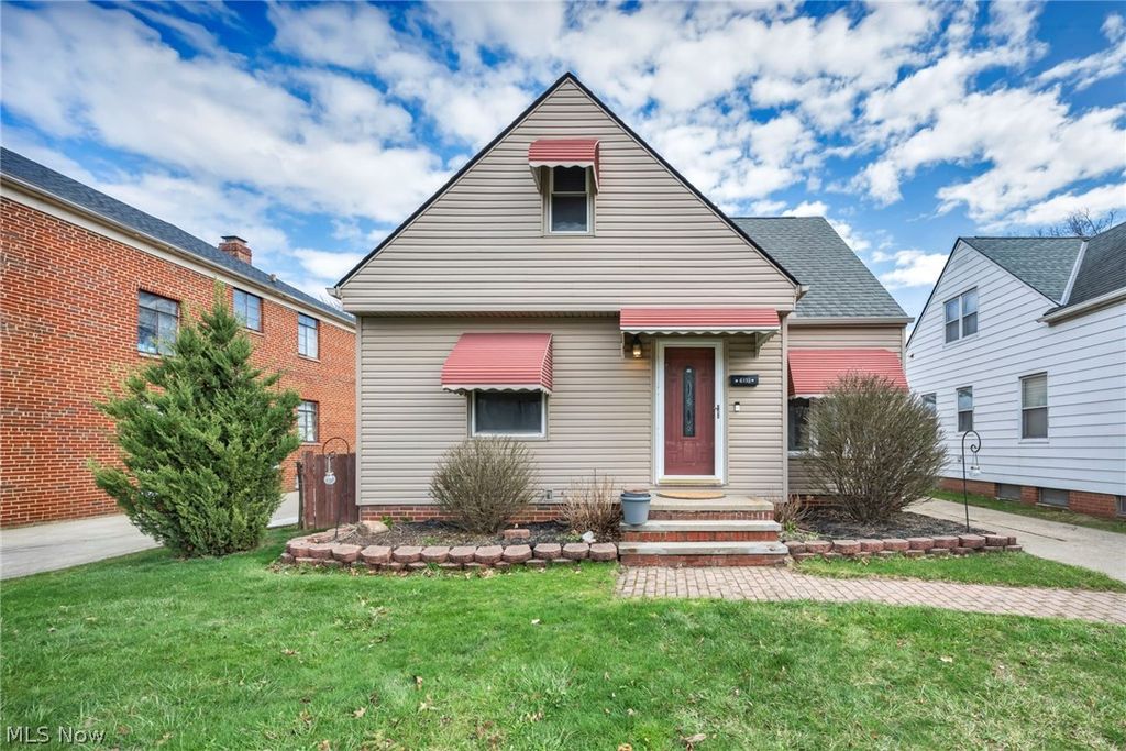 Photo of 6133 W 54th Street, Parma, OH 44129 (MLS # 5193387)