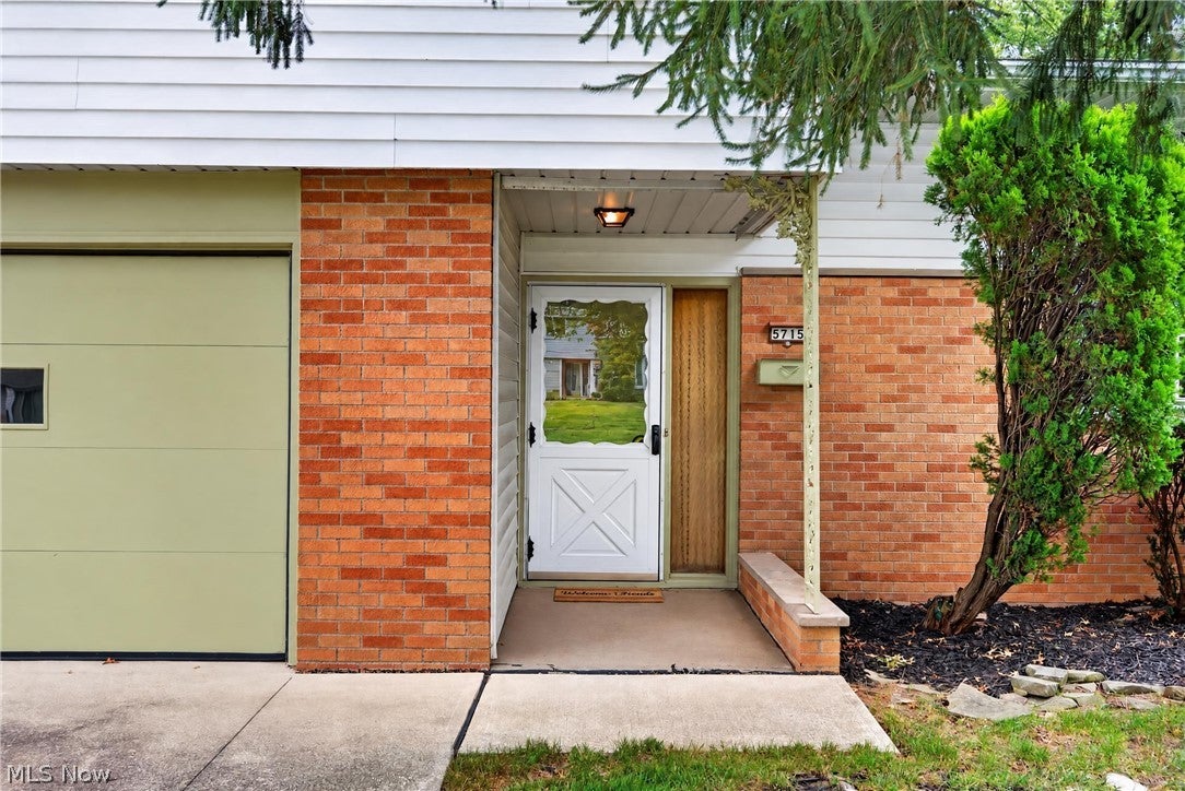 5715 Skyline Drive