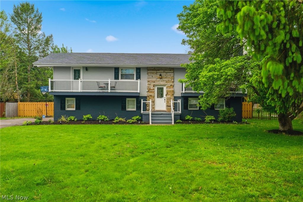 Photo of 6727 Amsel Avenue NE, Canton, OH 44721 (MLS # 5207613)