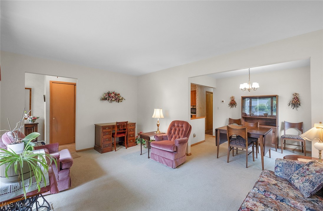987 E Decker Drive
