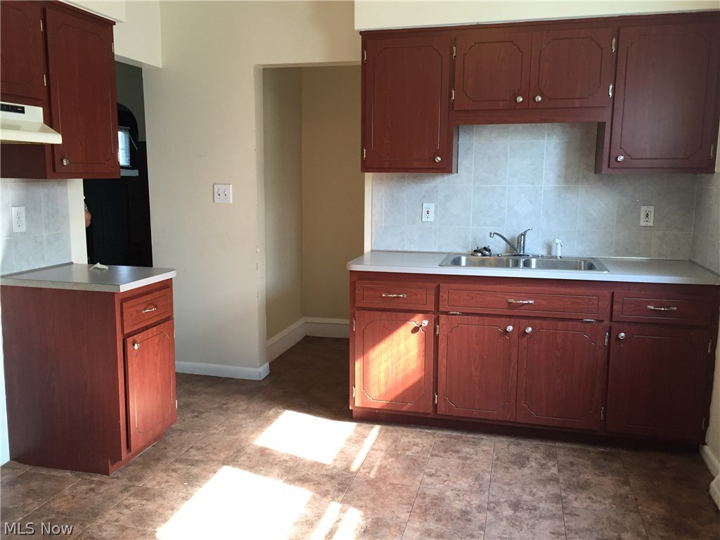 Tux Kanx - Residential Lease