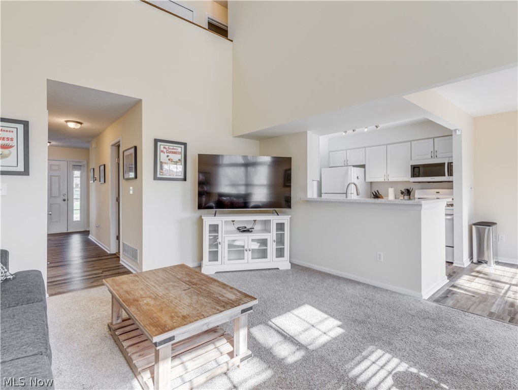 Edgebrook Condominiums - Residential