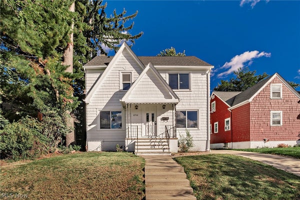 6910 FARNSWORTH DR, CLEVELAND, OH 44129 - Image 9b472ce87e03e9257fcd41bd2d6eceaf/1041804165