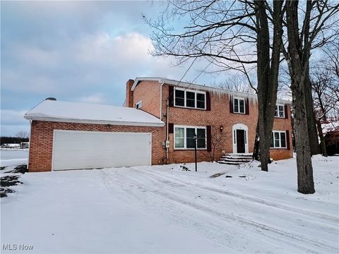 498 Eagle Point, Roaming Shores, OH 44084 - MLS#: 5093550