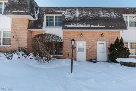 6919 N Parkway Drive, Middleburg Heights, OH 44130 - #: 5182478