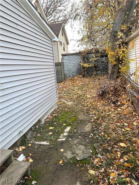 Tiny photo for 3856 W 23rd Street, Cleveland, OH 44109 (MLS # 5191698)