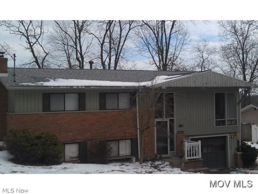 This home has great space and room sizes. New Roof in 2011 and hot water heater replaced last year. Kitchen was remodeled in 2004 and has french doors leading to a wonderful large covered back porch. Possible fourth bedroom on lower level.$1,000.00 cash back at closing  Elem: Blennerhassett Elementary Scho  Elem/Bus: Y  JrHigh: Blennerhasset Jr. High School  JrHigh/Bus: Y  High: Parkersburg South High  High/Bus: Y  Fire: VOL  Police: SHF  ;SQFT=Fin L1:1408, Fin Bsmt:1024, Fin Above:1408, Fin Total:2432, Unfin Above:50, Unfin Total:Y;PRKG= Off Street