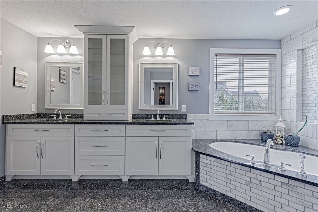14300 Castlereagh Lane, Strongsville, Ohio image 25
