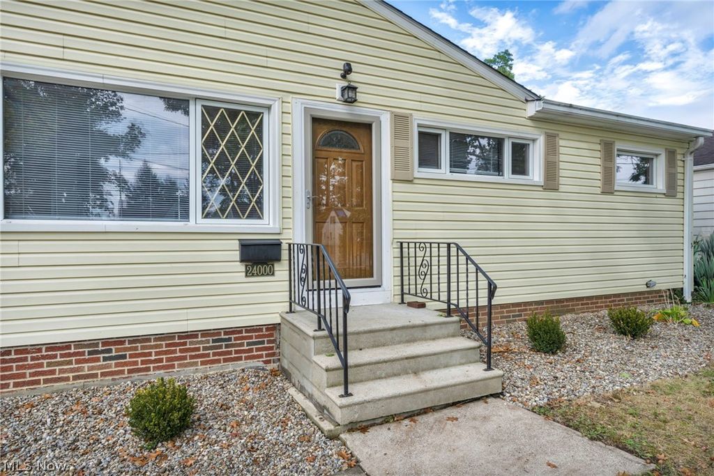 Photo of 24000 Knickerbocker Road, Bay Village, OH 44140 (MLS # 5201163)