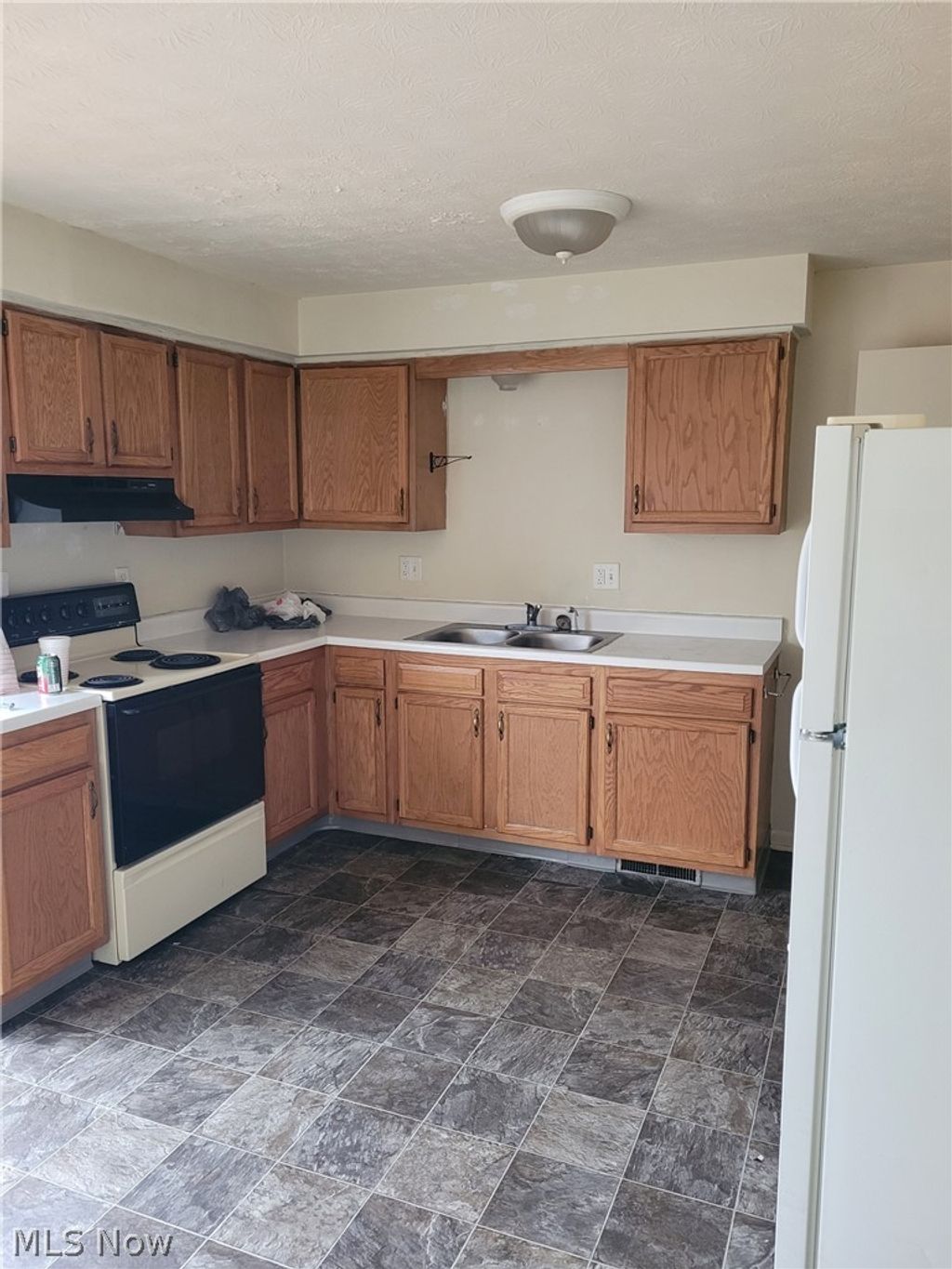 Photo of 2781 Thackeray Avenue NW, Massillon, OH 44646 (MLS # 5197045)