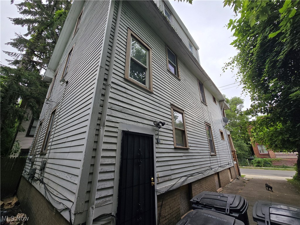 Amor & Carpenters - Residential Income