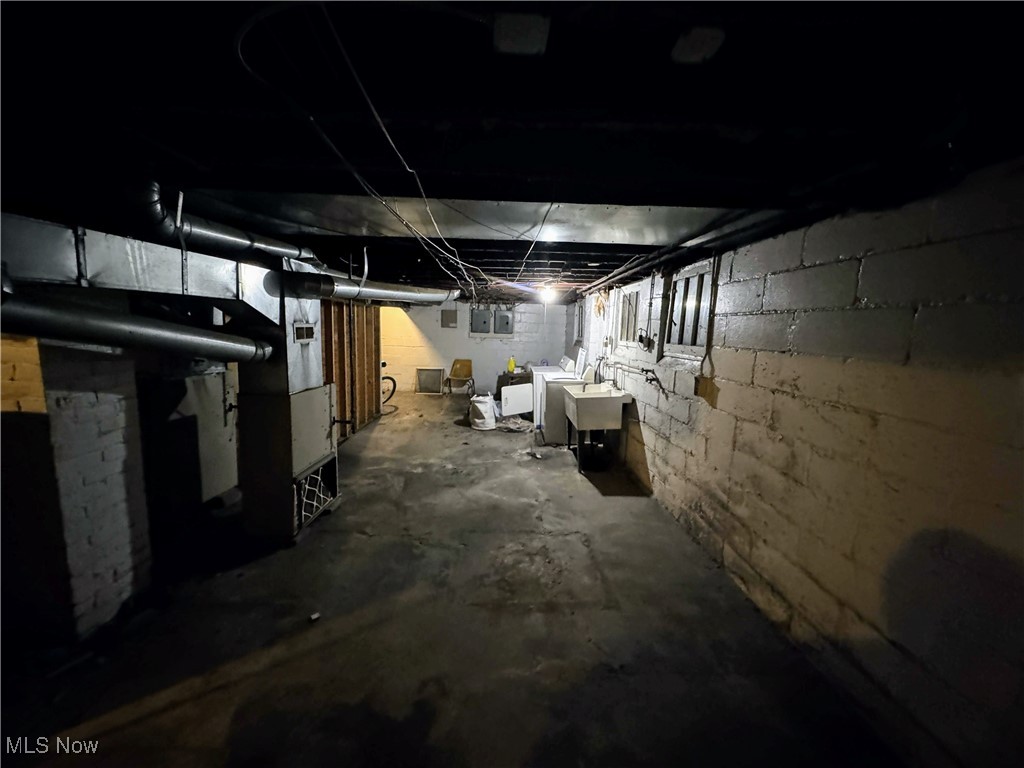 Amor & Carpenters - Residential Income