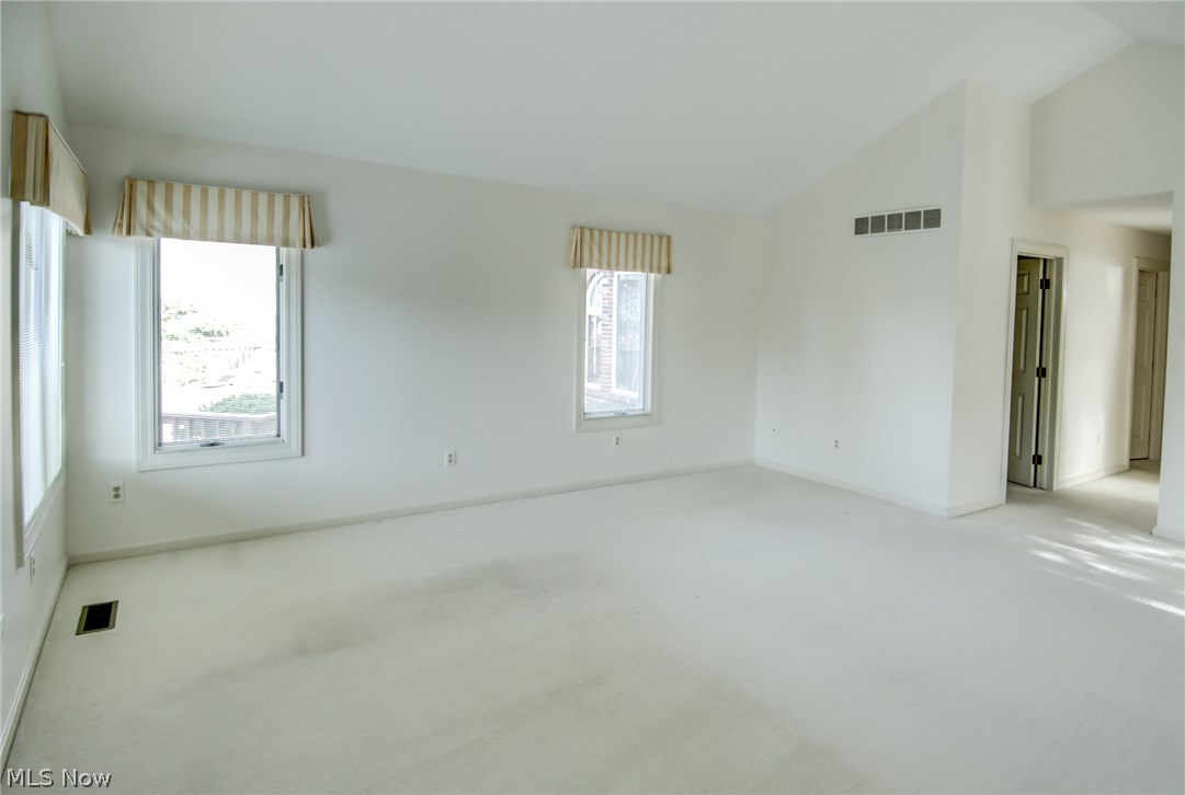 Village Crystal Lakes Condo - Residential