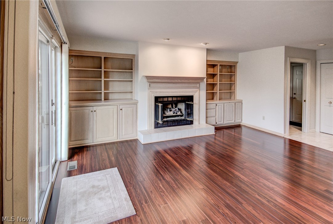 Village Crystal Lakes Condo - Residential