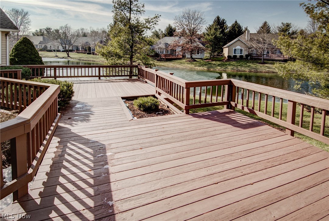 Village Crystal Lakes Condo - Residential