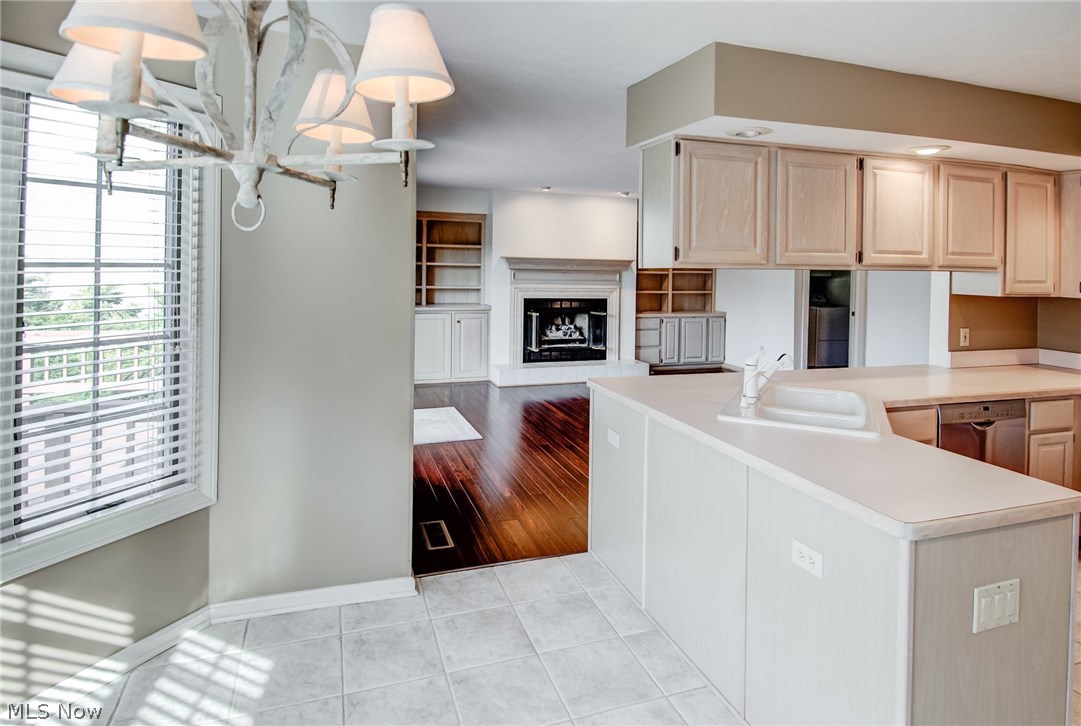 Village Crystal Lakes Condo - Residential