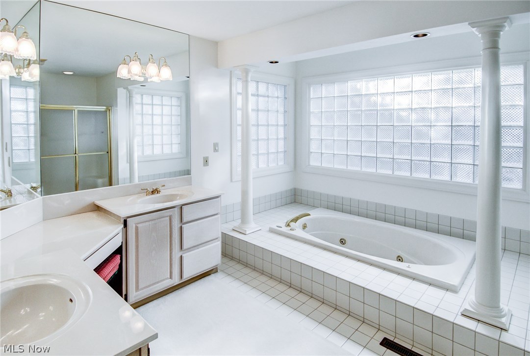 Village Crystal Lakes Condo - Residential