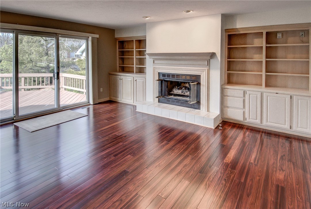 Village Crystal Lakes Condo - Residential