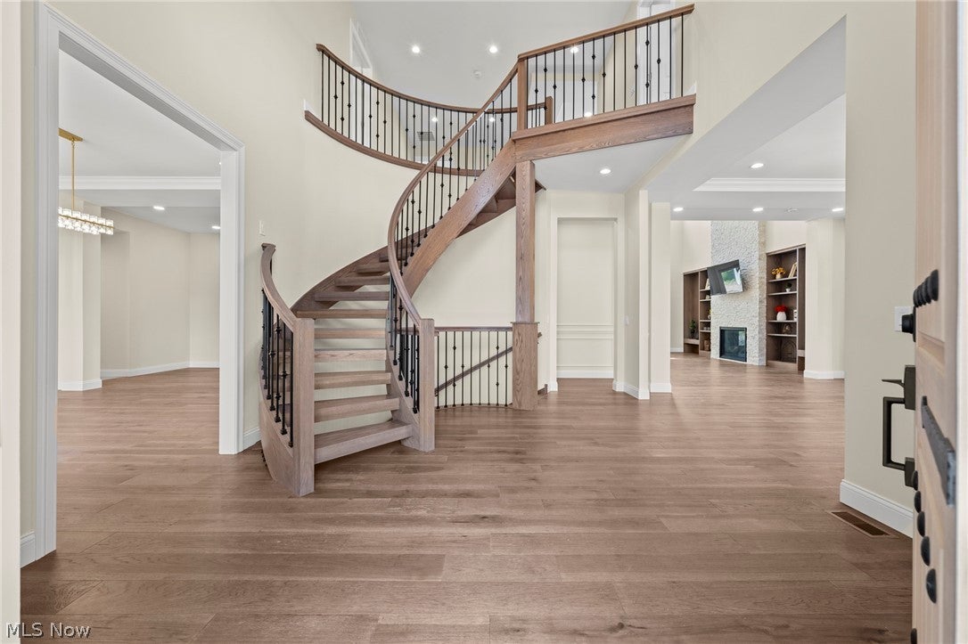 5048 Neptune Oval