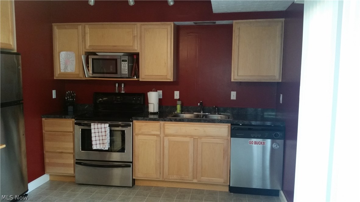 Shepherd Hills Twnhs Condo - Residential