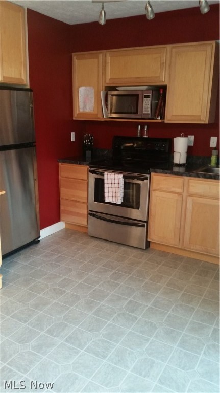 Shepherd Hills Twnhs Condo - Residential