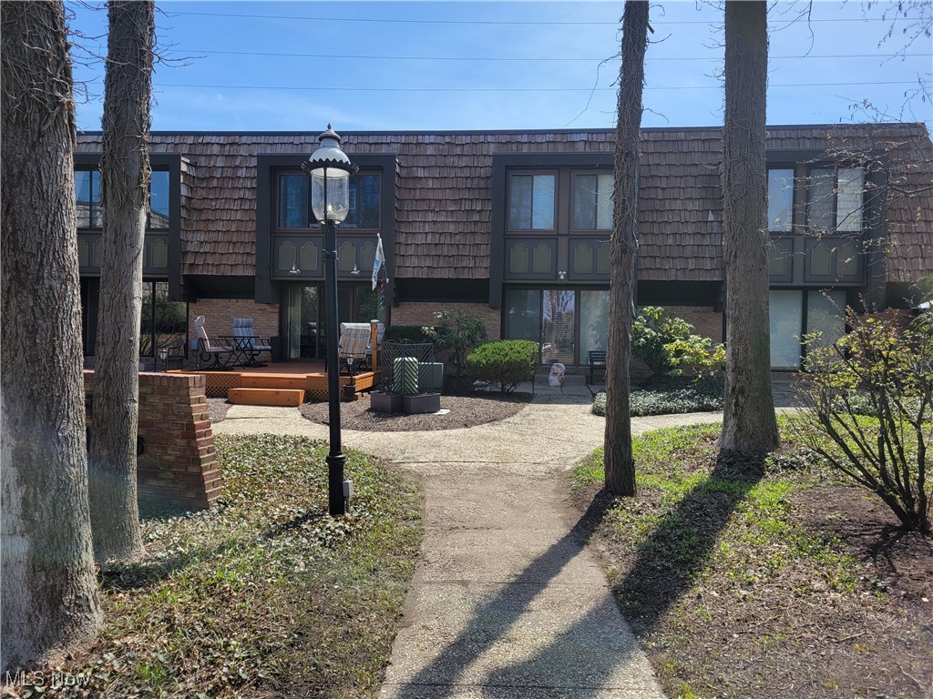 This unit has been totally remodeled from top to bottom since 2023
First floor entry way, guest bathroom, Kitchen dishwasher, refrigerator, stove, microwave, garbage disposal. Newer cabinets and counters. Harwood floors in living room.
Second floor, new carpet, Hot water tank, bath and laundry room completely remodeled.
All duct work cleaned 2023.
All waste plumbing cleaned 2023
Roof replace 2023
LED interior lighting thru out
Transferable First American Home warranty condo inclusive thru Sept 2025