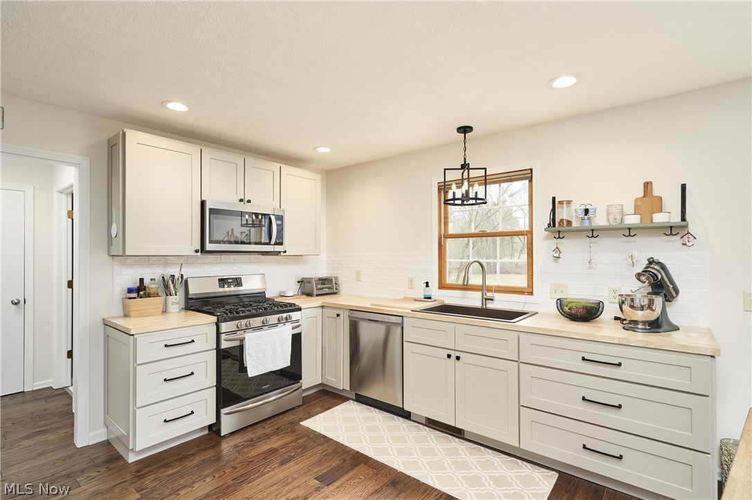 1061 Jonathan Avenue