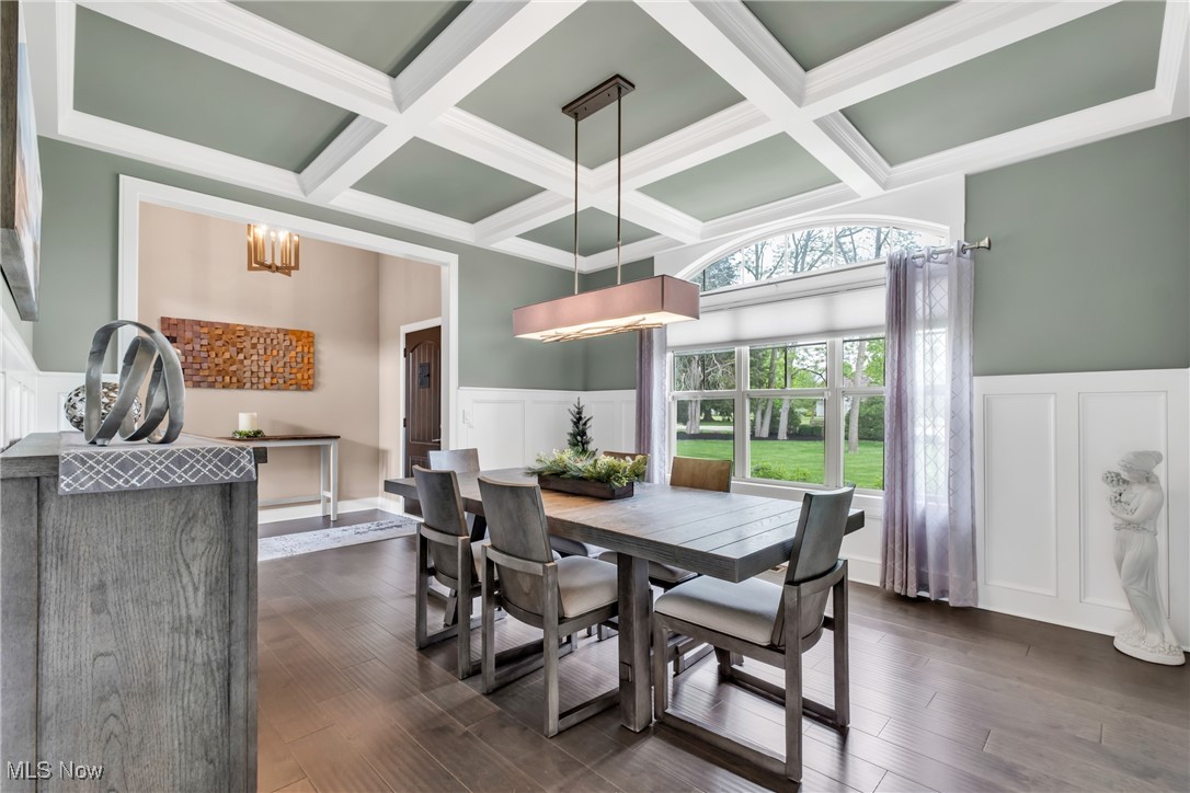 5048 Shoreline Circle, Medina, Ohio image 8