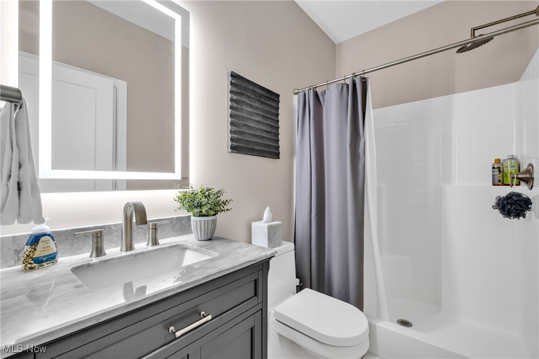 5048 Shoreline Circle, Medina, Ohio image 24