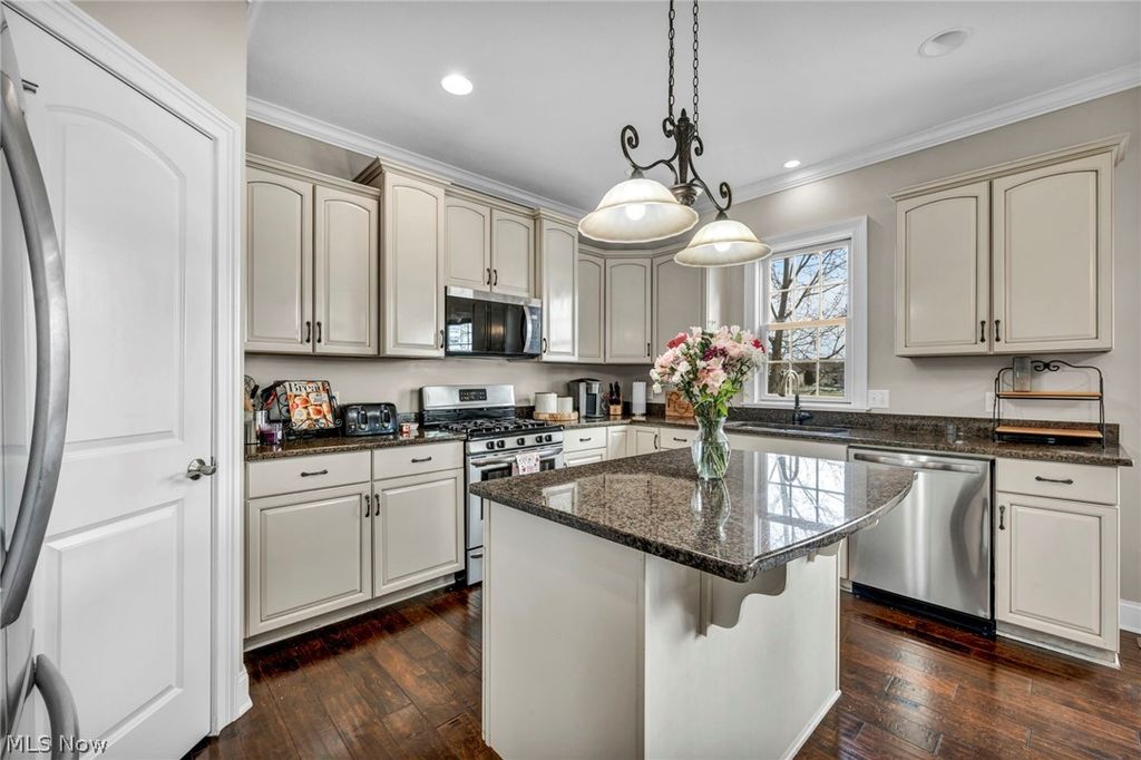 Photo of 33461 Reserve Way At St Andrews, Avon, OH 44011 (MLS # 5193806)