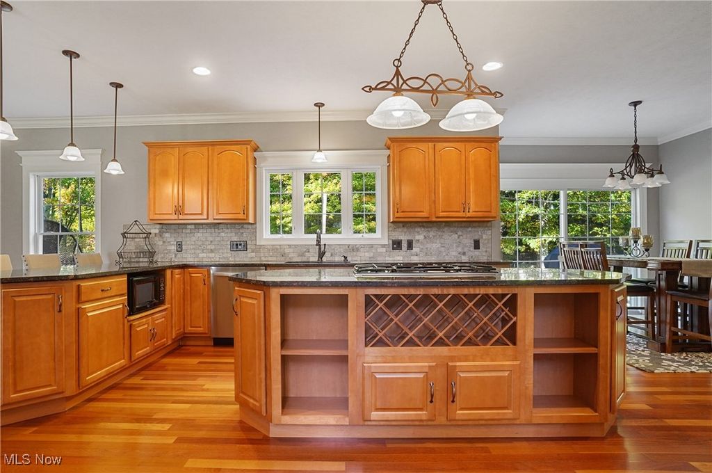 Photo of 10944 Stonewycke Drive, Concord, OH 44077 (MLS # 5163578)
