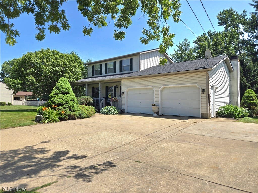Photo of 1742 Steese Road, Green, OH 44685 (MLS # 5223113)