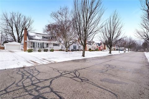 Tiny photo for 15893 Parklawn Avenue, Middleburg Heights, OH 44130 (MLS # 5178828)