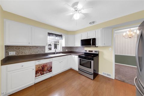 Tiny photo for 15893 Parklawn Avenue, Middleburg Heights, OH 44130 (MLS # 5178828)