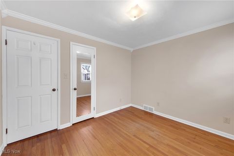 Tiny photo for 15893 Parklawn Avenue, Middleburg Heights, OH 44130 (MLS # 5178828)