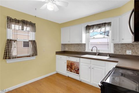 Tiny photo for 15893 Parklawn Avenue, Middleburg Heights, OH 44130 (MLS # 5178828)