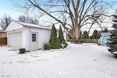 Tiny photo for 15893 Parklawn Avenue, Middleburg Heights, OH 44130 (MLS # 5178828)