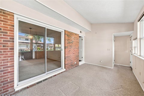 Tiny photo for 25600 Country Club Boulevard #9, North Olmsted, OH 44070 (MLS # 5238967)