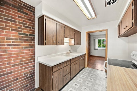Tiny photo for 25600 Country Club Boulevard #9, North Olmsted, OH 44070 (MLS # 5238967)