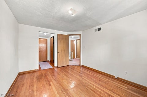 Tiny photo for 25600 Country Club Boulevard #9, North Olmsted, OH 44070 (MLS # 5238967)