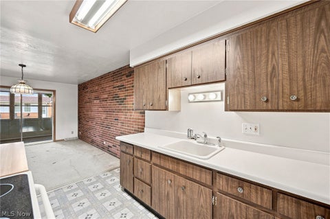 Tiny photo for 25600 Country Club Boulevard #9, North Olmsted, OH 44070 (MLS # 5238967)