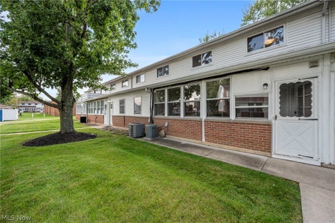 Tiny photo for 25600 Country Club Boulevard #9, North Olmsted, OH 44070 (MLS # 5238967)